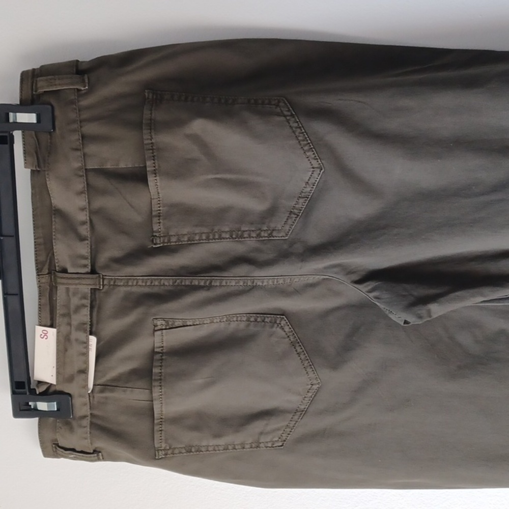 NWT - Size 11 green pants. "High-Rise Mom Pant". Light weight casual. Summer. - Picture 5 of 15